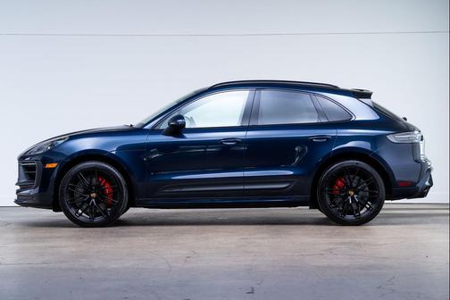 Night Blue Metallic 2022 Porsche Macan Macan GTS