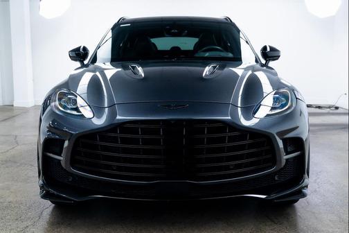 2023 Aston Martin DBX 707
