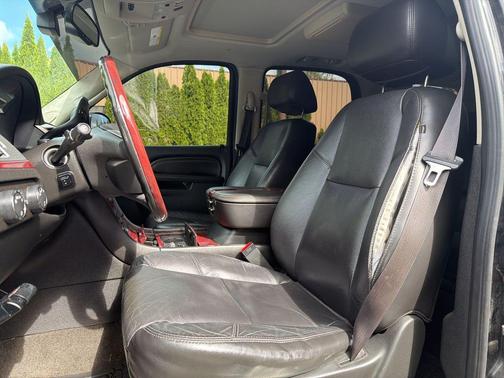 2010 Cadillac Escalade Hybrid Base