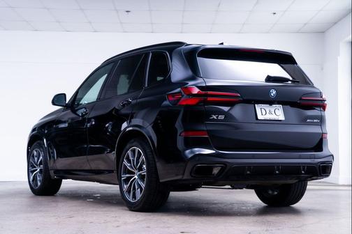 Black Sapphire Metallic 2025 BMW X5 PHEV xDrive50e