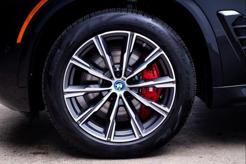 Black Sapphire Metallic 2025 BMW X5 PHEV xDrive50e