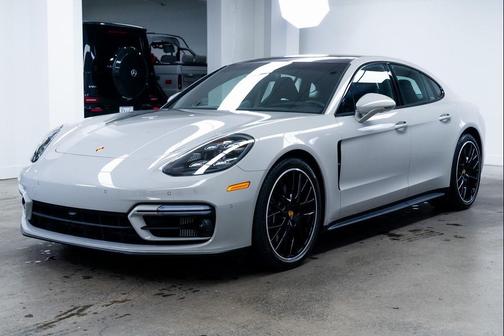 2023 Porsche Panamera GTS