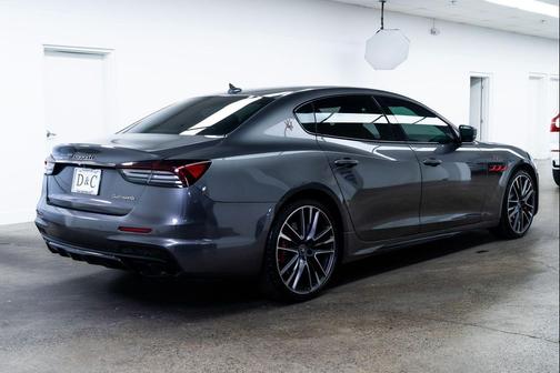 2022 Maserati Quattroporte Trofeo