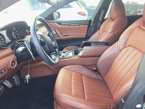 2022 Maserati Quattroporte Trofeo