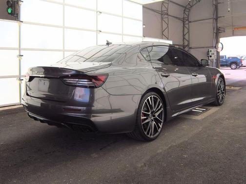 2022 Maserati Quattroporte Trofeo