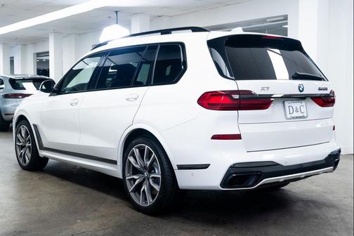 2021 BMW X7 M50i