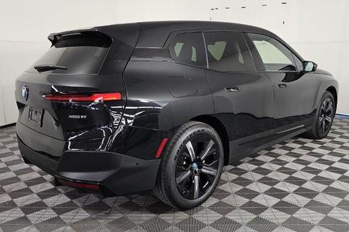 2025 BMW iX xDrive50