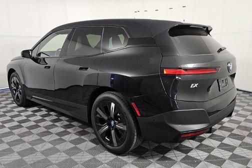 2025 BMW iX xDrive50