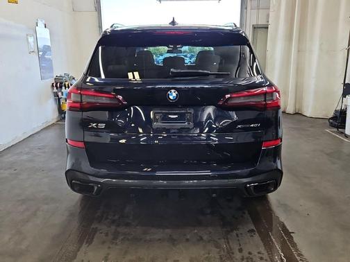 Carbon Black Metallic 2023 BMW X5 xDrive40i