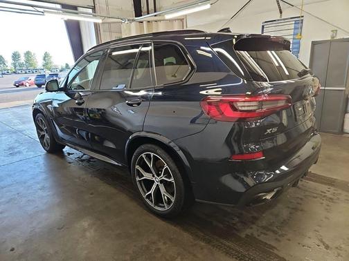 Carbon Black Metallic 2023 BMW X5 xDrive40i