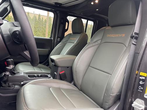 2025 Jeep Gladiator Mojave X