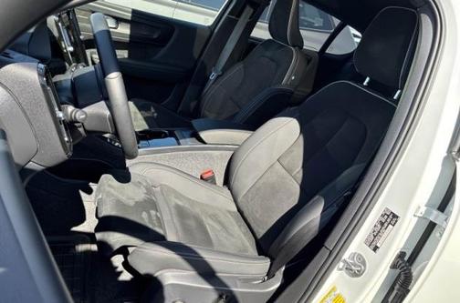 Crystal White Metallic 2023 Volvo C40 Recharge Pure Electric Twin Ultimate