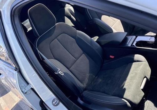 Crystal White Metallic 2023 Volvo C40 Recharge Pure Electric Twin Ultimate