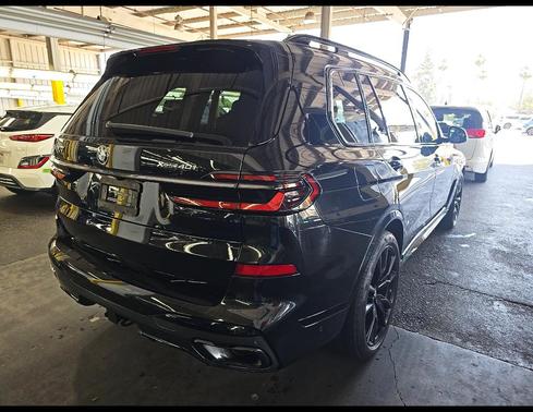 Black Sapphire Metallic 2024 BMW X7 xDrive40i