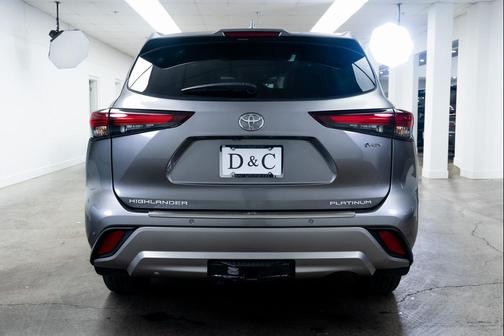 2025 Toyota Highlander Hybrid Platinum