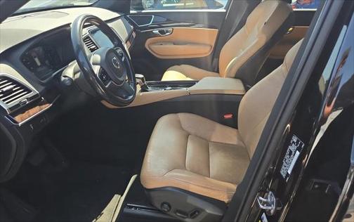 2019 Volvo XC90 T6 Momentum