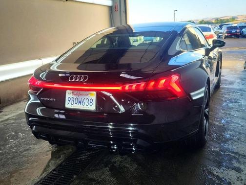 2022 Audi e-tron GT Prestige