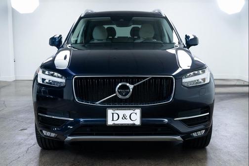 2016 Volvo XC90 T6 Momentum