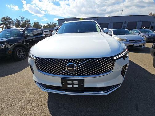 2025 Volvo XC90 B6 Ultra