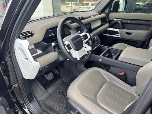 Santorini Black Metallic 2020 Land Rover Defender 110 SE