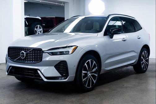 2025 Volvo XC60 B5 Plus