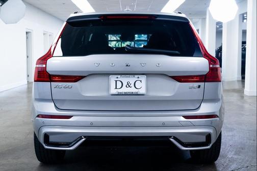 2025 Volvo XC60 B5 Plus