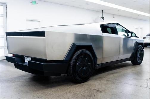 2024 Tesla Cybertruck Cyberbeast
