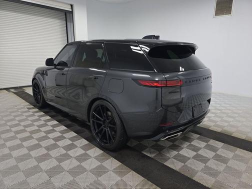2023 Land Rover Range Rover Sport SE