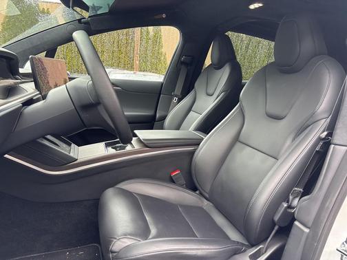 2025 Tesla Model X Long Range