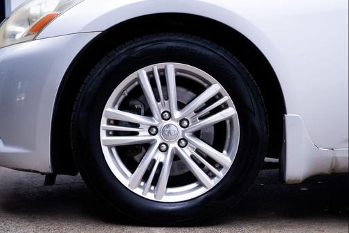 Liquid Platinum Metallic 2010 INFINITI G37x Base