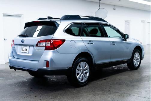 Ice Silver Metallic 2017 Subaru Outback 2.5i Premium