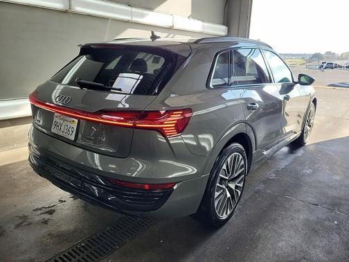 2024 Audi Q8 e-tron Premium Plus