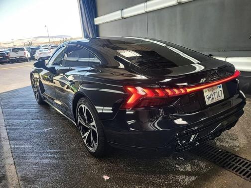 2023 Audi e-tron GT Premium Plus quattro