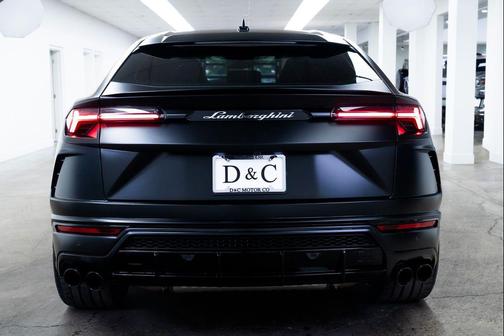 2022 Lamborghini Urus Base