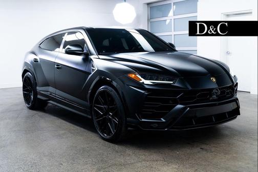 Black 2022 Lamborghini Urus Base