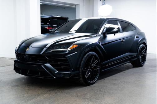 2022 Lamborghini Urus Base