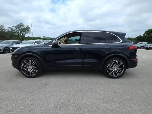 Moonlight Blue Metallic 2016 Porsche Cayenne S