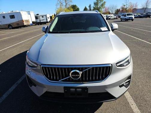 Silver Dawn Metallic 2025 Volvo XC40 B5 Plus Bright Theme