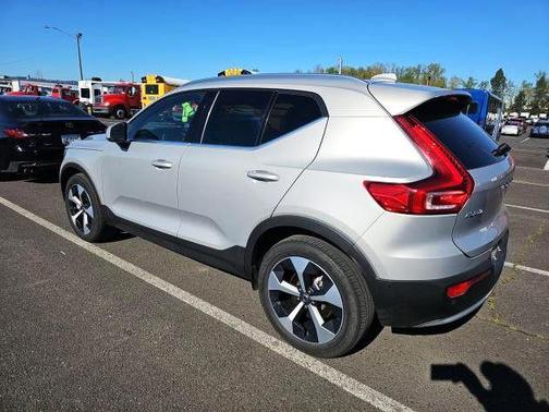 Silver Dawn Metallic 2025 Volvo XC40 B5 Plus Bright Theme