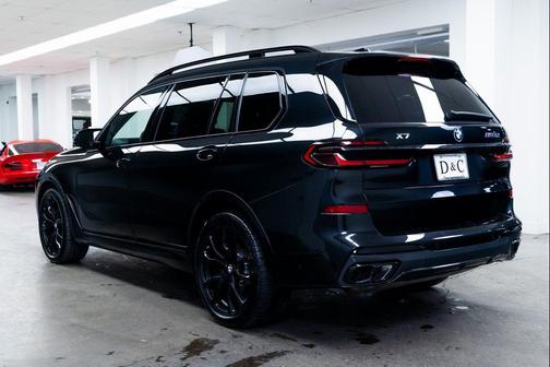 2025 BMW X7 M60i