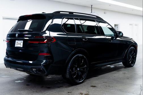 2025 BMW X7 M60i