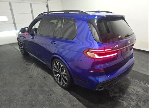 2024 BMW X7 M60i