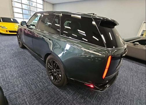 2024 Land Rover Range Rover P530 SE