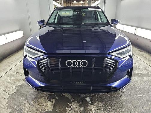 2021 Audi e-tron Premium