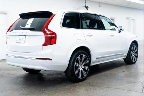 2024 Volvo XC90 Recharge Plug-In Hybrid T8 Plus Bright Theme 7-Seater