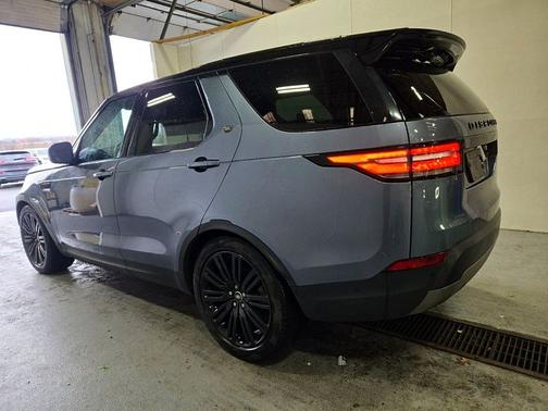 Byron Blue Metallic 2020 Land Rover Discovery HSE