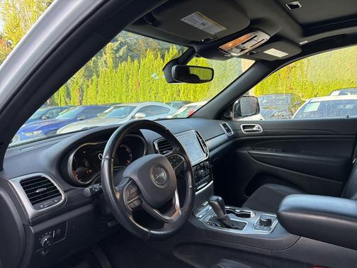 2022 Jeep Grand Cherokee Laredo