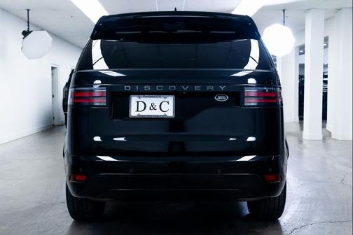 2023 Land Rover Discovery P300 S R-Dynamic