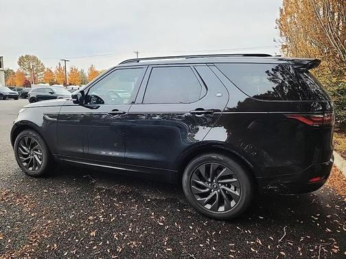 2023 Land Rover Discovery P300 S R-Dynamic