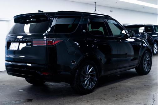 2023 Land Rover Discovery P300 S R-Dynamic